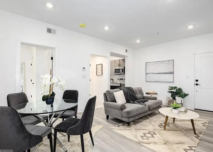 Amazing Capital Hill Apt , Step Away Gym, Shopping Washington